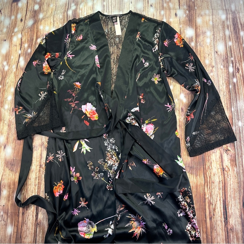 Victoria's Sectet Floral Lace Chantilly Kimono Robe Size XS/S - Picture 11 of 16